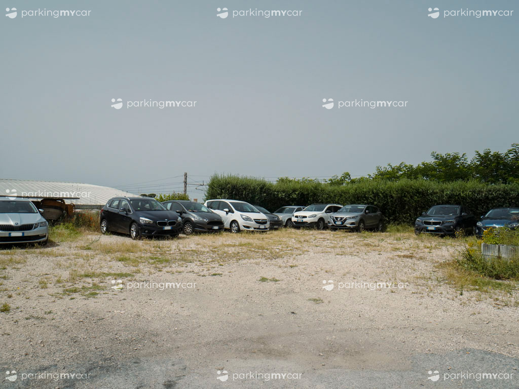 Garage Fioranello - Roma Ciampino Parcheggi scoperti Garage Fioranello - Roma Ciampino