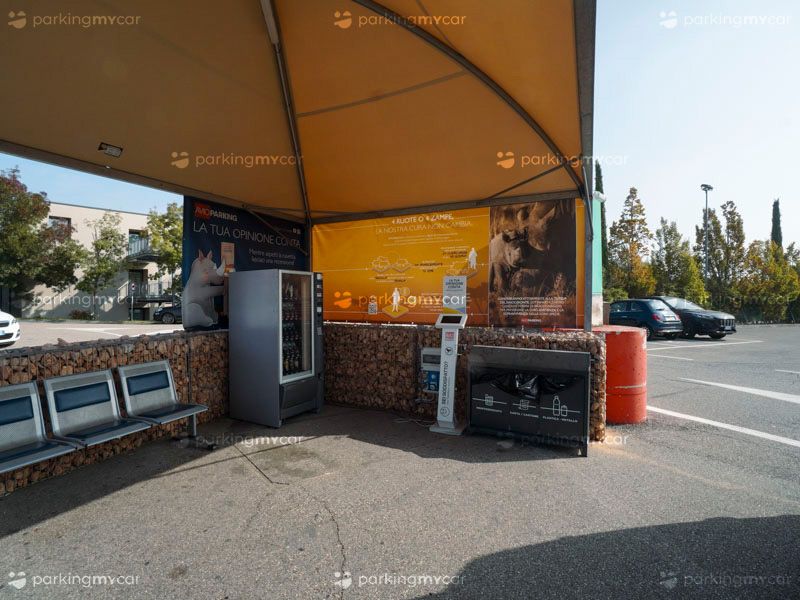 Parcheggi Low Cost - Aeroporto Verona Fermata navetta Parcheggi Low Cost - Aeroporto Verona