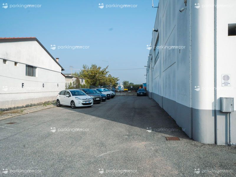 Parcheggio Ceretta - Aeroporto Torino Posti auto scoperti Parcheggio Ceretta - Aeroporto Torino