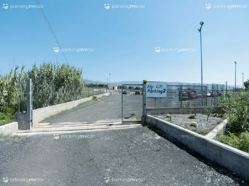 Fly Parking Lamezia Terme Ingresso parcheggi scoperti Fly Parking Lamezia Terme