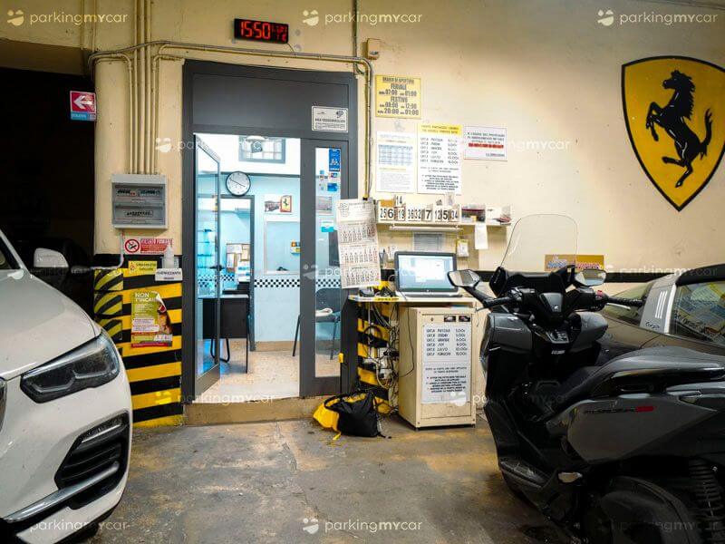 Garage Santa Trinita - Firenze centro città Reception Garage Santa Trinita - Firenze centro città