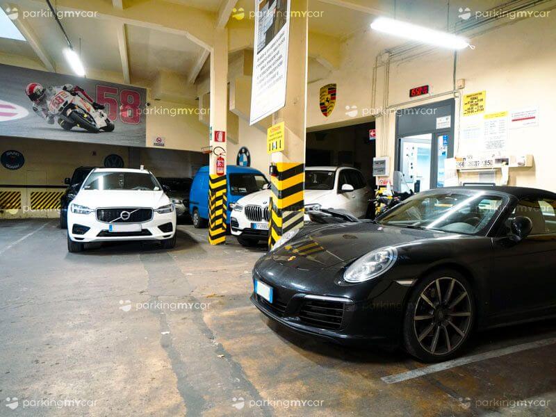 Garage Santa Trinita - Firenze centro città Parcheggi auto al coperto Garage Santa Trinita - Firenze centro città