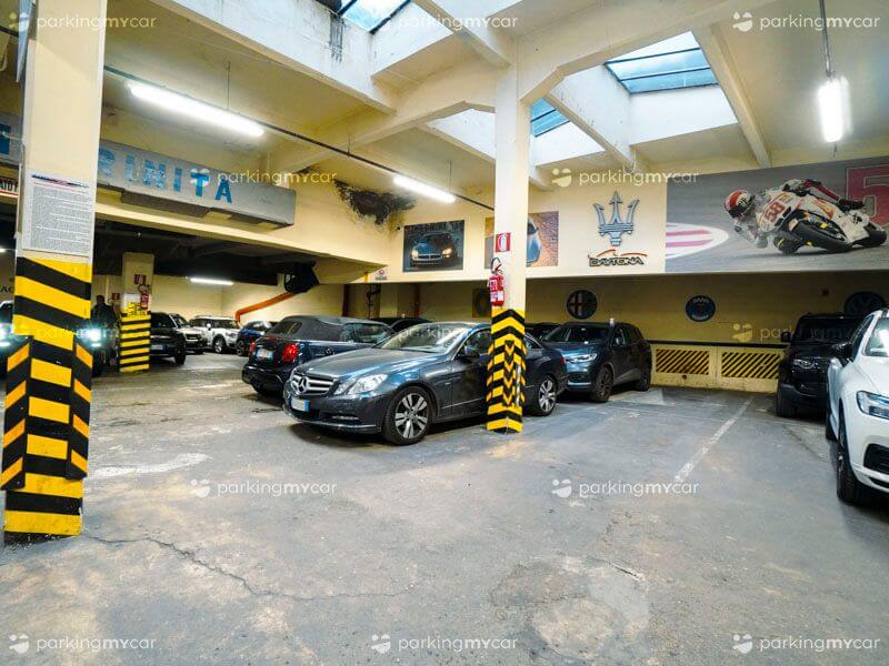 Garage Santa Trinita - Firenze centro città Stalli auto coperti Garage Santa Trinita - Firenze centro città