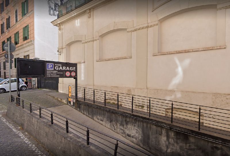 Garage Macro - Roma centro città Ingresso Garage Macro - Roma centro città