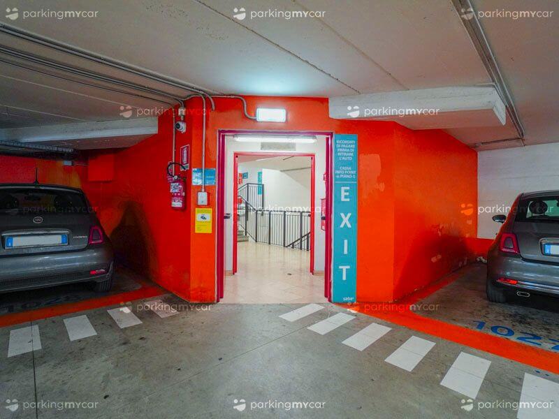 SABA Piazza Vittorio Emanuele II - Pisa stazione centrale Uscita pedonale SABA Piazza Vittorio Emanuele II - Pisa stazione centrale