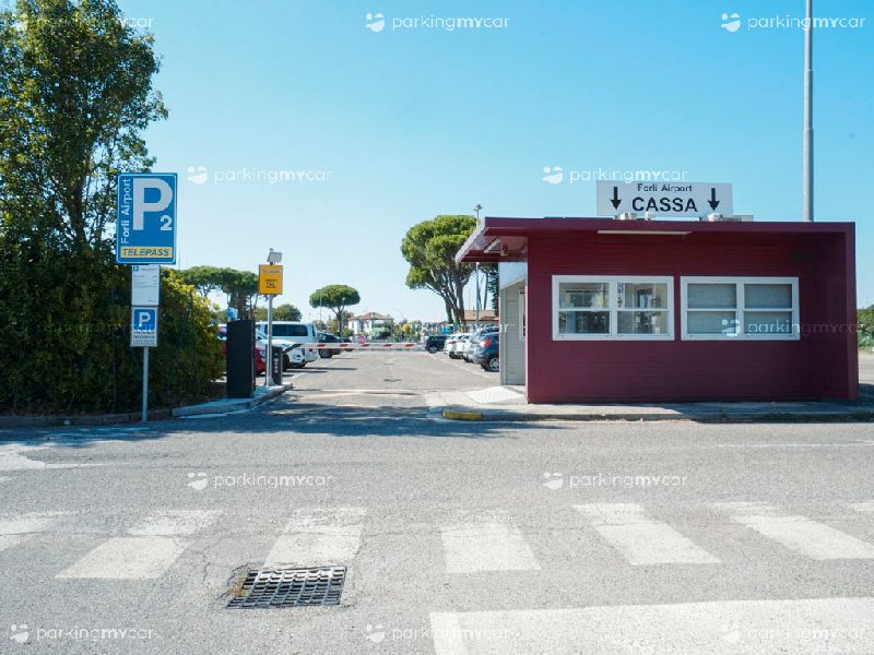 Airport P2 - Aeroporto Forlì Ingresso Airport P2 - Aeroporto Forlì