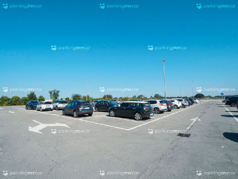 Airport P3 - Aeroporto Forlì Posti auto scoperti Airport P3 - Aeroporto Forlì