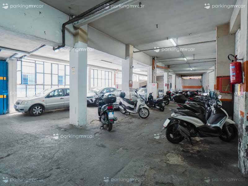Scarpato Parking - Porto Mergellina Posti riservati moto e scooter Scarpato Parking - Porto Mergellina