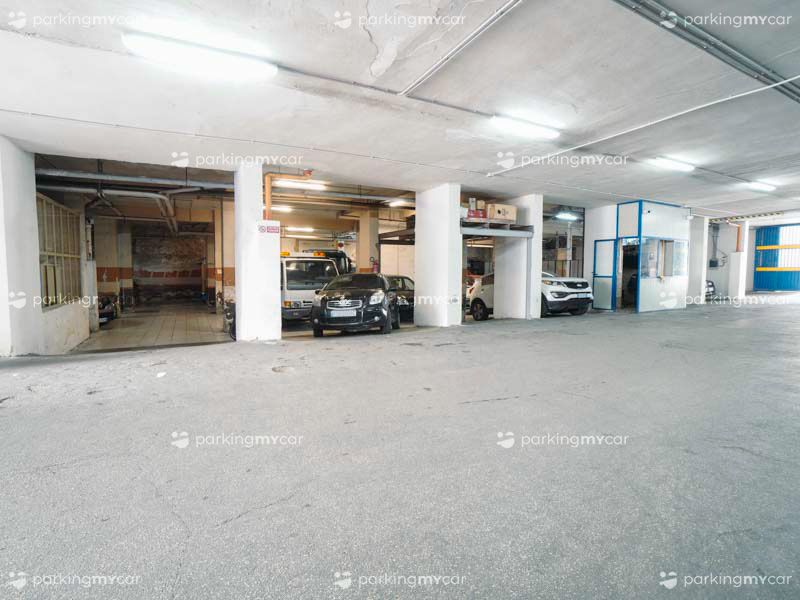 Scarpato Parking - Porto Mergellina Box Scarpato Parking - Porto Mergellina