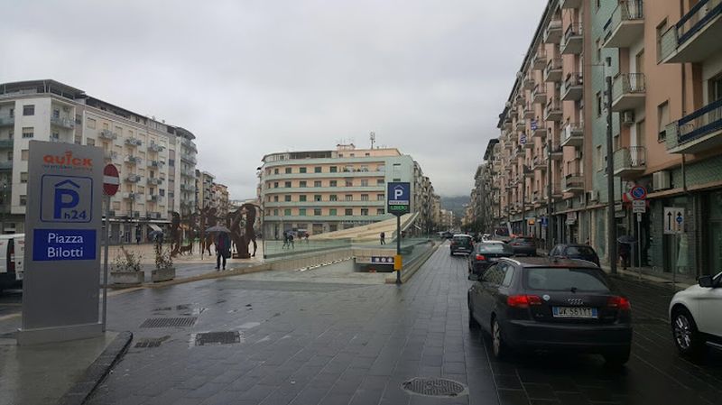 Quick Piazza Bilotti - Cosenza centro città Ingresso Quick Piazza Bilotti - Cosenza centro città