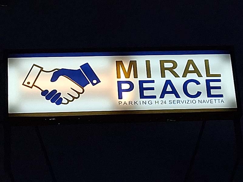 Miral Peace Parking - Porto Catania Insegna Miral Peace Parking - Porto Catania