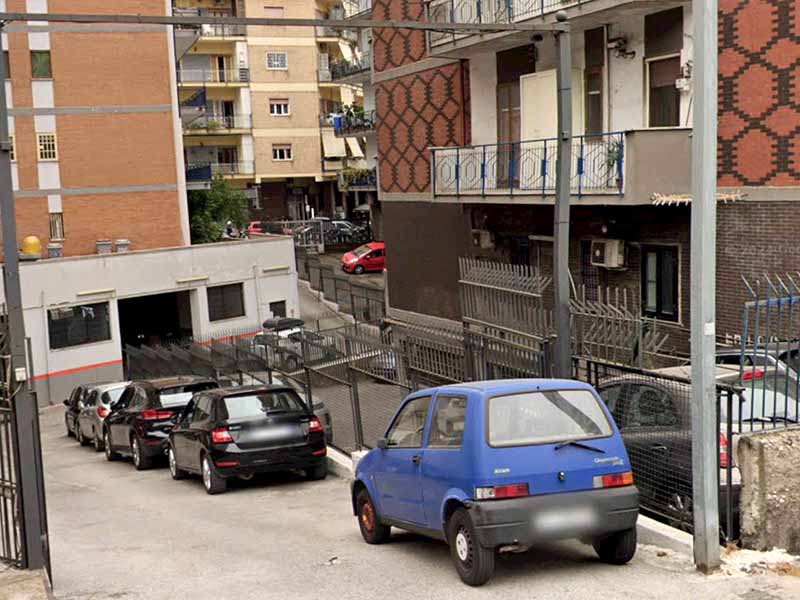 Garage Parking - Napoli centro città Parcheggi scoperti Garage Parking - Napoli centro città